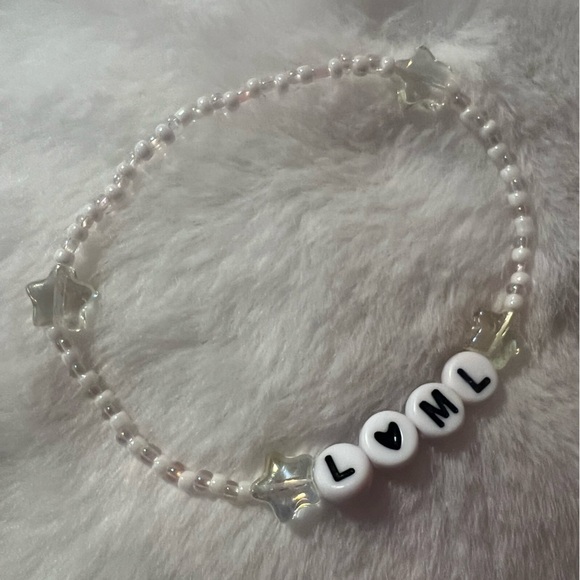 Taylor Swift Eras Tour Friendship Bracelet - Picture 4 of 4